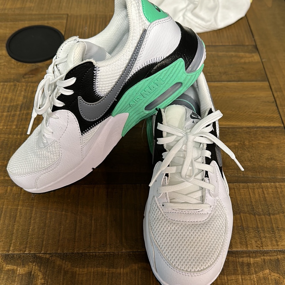Nikes sneakers